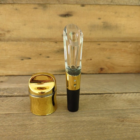 Rabbit Aerate & Preserve Wine Set / Black and Gold / Wine and Champagne Sealer - Picture 6 of 6
